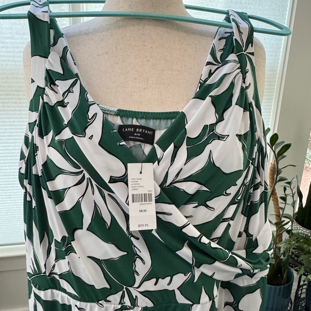 Green and White Leaf Print Women's Dress - Picture 3 of 4